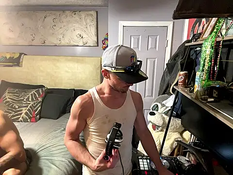 Snapshot of trash4cash chatting on April 22, 2026, 8:48 pm trash4cash online show from April 22, 2026, 8:48 pm