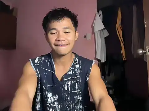 Snapshot of RaVeN354 chatting on September 20, 2025, 5:40 pm RaVeN354 online show from September 20, 2025, 5:40 pm