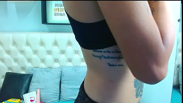 lucia marks online show from February 27, 2025, 11:48 pm