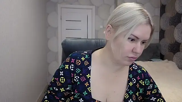 natusik online show from November 15, 2025, 2:04 am