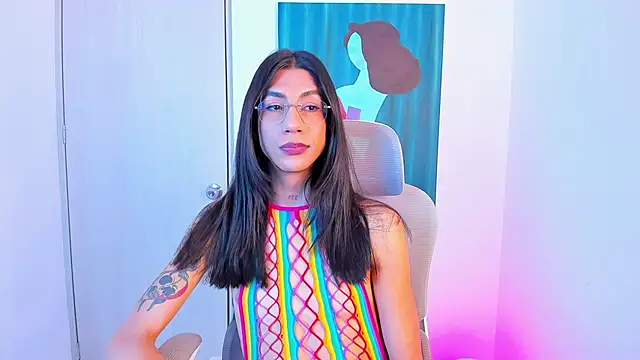 sofiaa grey  online show from April 29, 2026, 5:17 pm