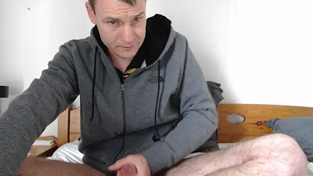 geree84 online show from March 13, 2025, 1:40 pm