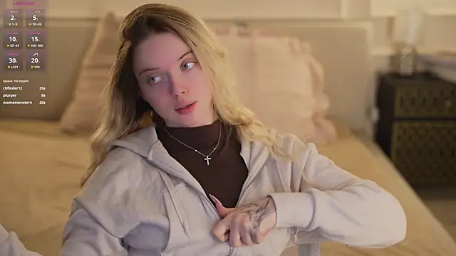 Snapshot of Cassy-Celestial_ chatting on October 15, 2025, 4:11 am Cassy-Celestial online show from October 15, 2025, 4:11 am