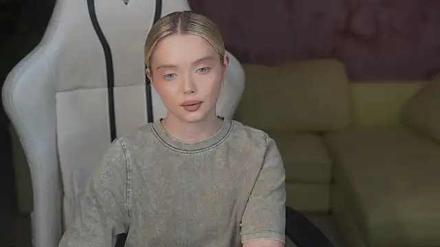 Snapshot of Cassy-Celestial_ chatting on February 21, 2025, 3:23 am Cassy-Celestial online show from February 21, 2025, 3:23 am