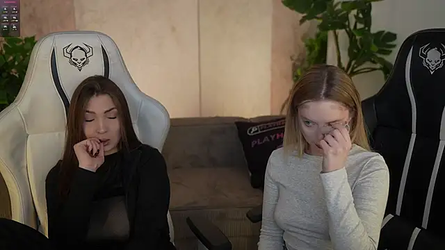 Snapshot of Cassy-Celestial_ chatting on November 28, 2025, 8:25 am Cassy-Celestial online show from November 28, 2025, 8:25 am