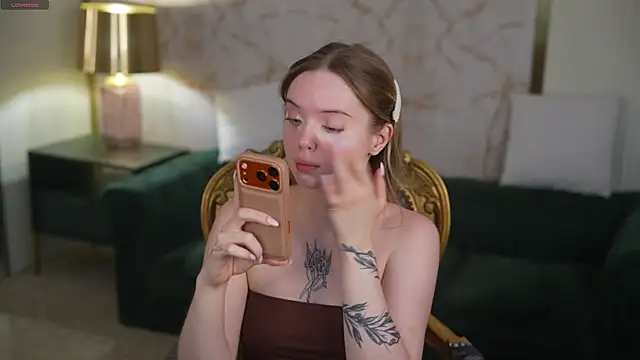 Cassy-Celestial  online show from June 25, 2026, 7:57 am