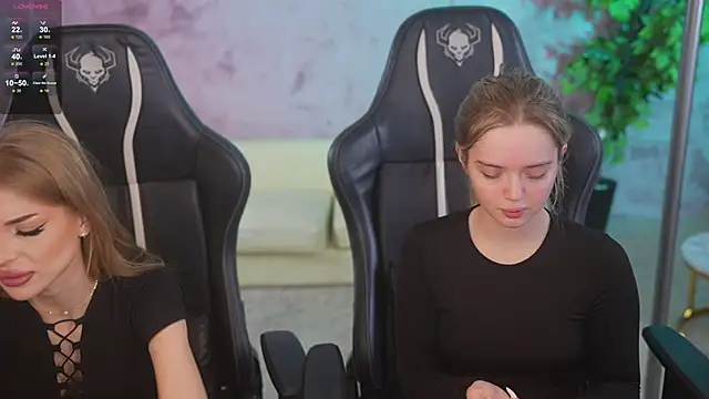 Snapshot of Cassy-Celestial_ chatting on November 12, 2025, 8:51 am Cassy-Celestial online show from November 12, 2025, 8:51 am