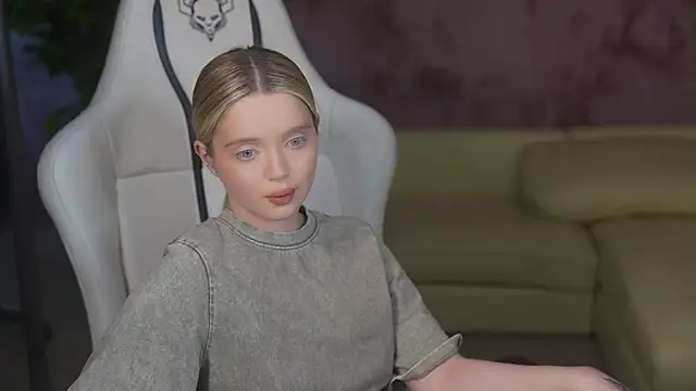 Snapshot of Cassy-Celestial_ chatting on February 21, 2025, 6:29 am Cassy-Celestial online show from February 21, 2025, 6:29 am