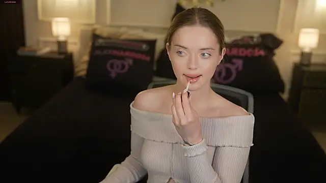 Snapshot of Cassy-Celestial_ chatting on June 11, 2026, 8:44 am Cassy-Celestial online show from June 11, 2026, 8:44 am