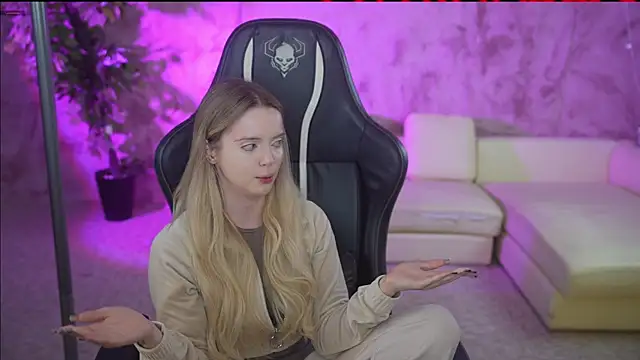 Snapshot of Cassy-Celestial_ chatting on November 24, 2025, 6:02 am Cassy-Celestial online show from November 24, 2025, 6:02 am