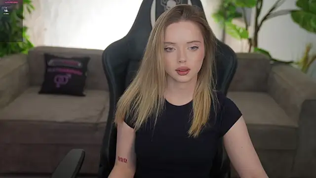 Cassy-Celestial  online show from February 19, 2026, 8:33 am