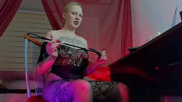 Snapshot of Martha_Hoffman chatting on January 5, 2025, 3:55 pm Martha Hoffman online show from January 5, 2025, 3:55 pm