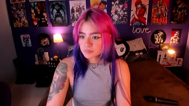 Snapshot of anne_cross chatting on November 5, 2025, 3:31 am anne cross online show from November 5, 2025, 3:31 am