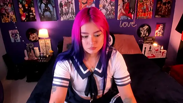 Snapshot of anne_cross chatting on October 17, 2025, 12:14 am anne cross online show from October 17, 2025, 12:14 am