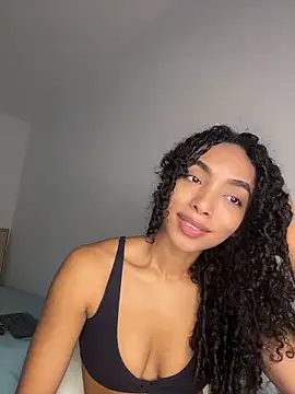 nicoleebony1 online show from May 4, 2026, 8:33 pm