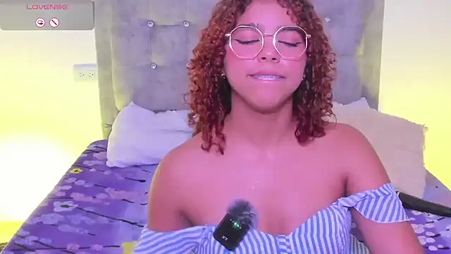 Snapshot of aurora_rodriguez chatting on March 8, 2025, 6:43 am aurora rodriguez online show from March 8, 2025, 6:43 am