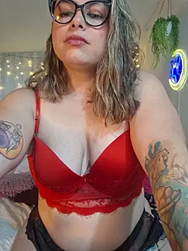 Snapshot of Juliietha_servas chatting on July 19, 2026, 10:50 pm Juliietha servas online show from July 19, 2026, 10:50 pm