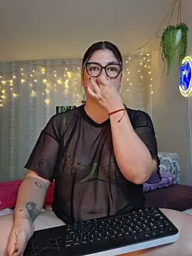 Snapshot of Juliietha_servas chatting on July 3, 2026, 11:00 pm Juliietha servas online show from July 3, 2026, 11:00 pm