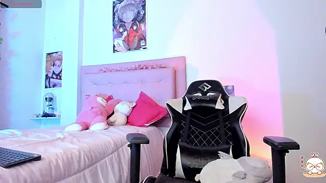 Snapshot of little_jade chatting on October 14, 2025, 10:53 pm little jade online show from October 14, 2025, 10:53 pm