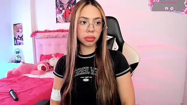 Snapshot of little_jade chatting on December 4, 2025, 5:01 pm little jade online show from December 4, 2025, 5:01 pm