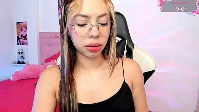 Snapshot of little_jade chatting on November 19, 2025, 7:25 pm little jade online show from November 19, 2025, 7:25 pm