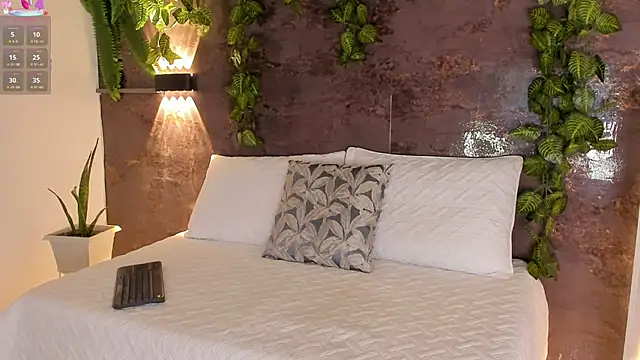 emily hunter12 online show from March 13, 2026, 11:48 am