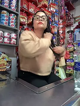 Snapshot of Sol_biglips chatting on January 14, 2025, 6:28 pm Sol biglips online show from January 14, 2025, 6:28 pm