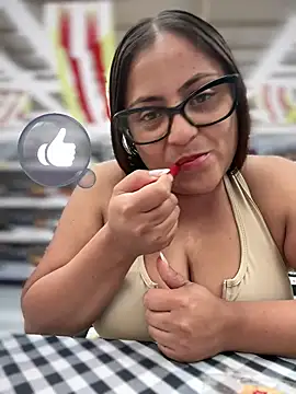 Snapshot of Sol_biglips chatting on February 12, 2025, 1:59 pm Sol biglips online show from February 12, 2025, 1:59 pm