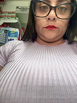 Snapshot of Sol_biglips chatting on January 7, 2025, 8:10 pm Sol biglips online show from January 7, 2025, 8:10 pm