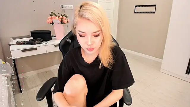 aya shy online show from February 24, 2025, 10:04 am