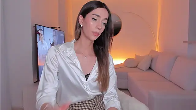 Snapshot of Emmavr chatting on October 25, 2025, 12:32 am Emmavr online show from October 25, 2025, 12:32 am