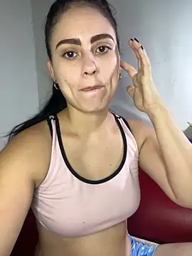 Snapshot of Azuna25 chatting on October 12, 2025, 5:36 pm Azuna25 online show from October 12, 2025, 5:36 pm