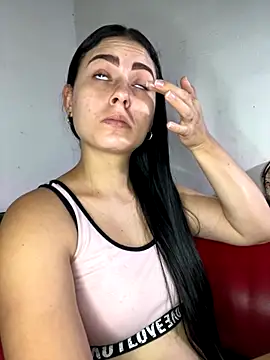 Snapshot of Azuna25 chatting on October 19, 2025, 5:05 pm Azuna25 online show from October 19, 2025, 5:05 pm