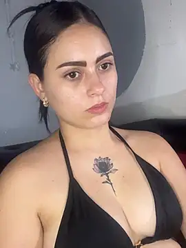 Azuna25 online show from July 2, 2026, 8:37 pm