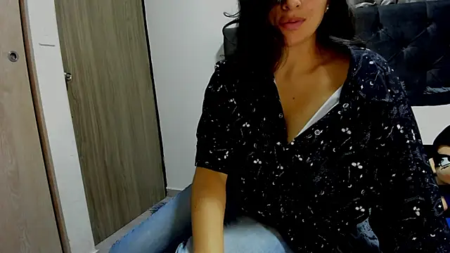 Snapshot of Imevarose chatting on November 22, 2025, 12:48 pm Imevarose online show from November 22, 2025, 12:48 pm