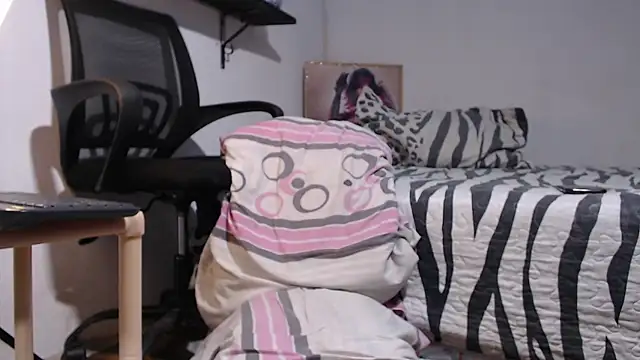 Snapshot of bix_couples chatting on November 10, 2025, 11:21 pm bix couples online show from November 10, 2025, 11:21 pm