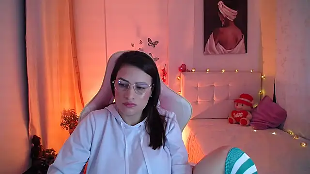 Snapshot of esmeraldaa230 chatting on February 25, 2025, 1:32 pm esmeraldaa230 online show from February 25, 2025, 1:32 pm