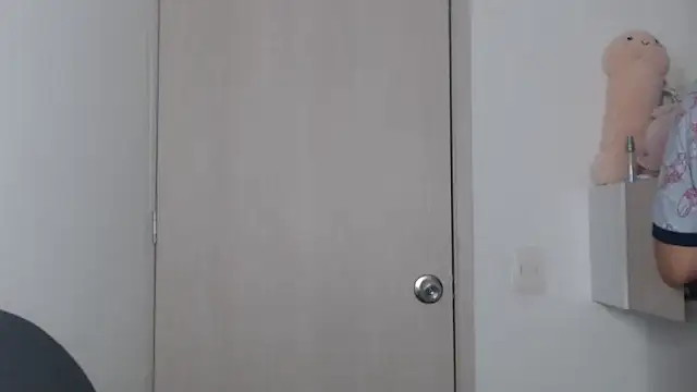 kaiine190 online show from October 25, 2025, 8:24 am