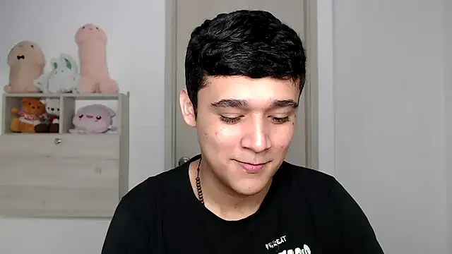 kaiine190 online show from December 19, 2025, 6:49 am