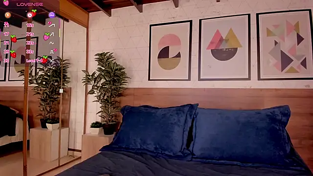 Snapshot of LunaRuso chatting on February 10, 2026, 7:46 pm LunaRuso online show from February 10, 2026, 7:46 pm