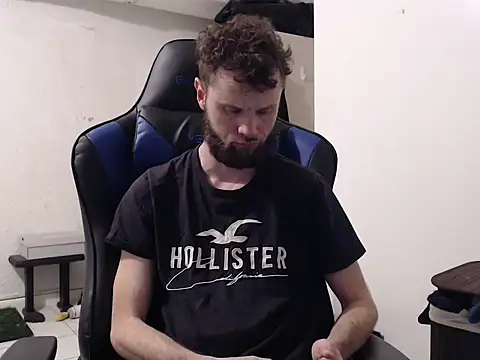 Snapshot of Talenjames4 chatting on November 29, 2025, 10:43 pm Talenjames4 online show from November 29, 2025, 10:43 pm