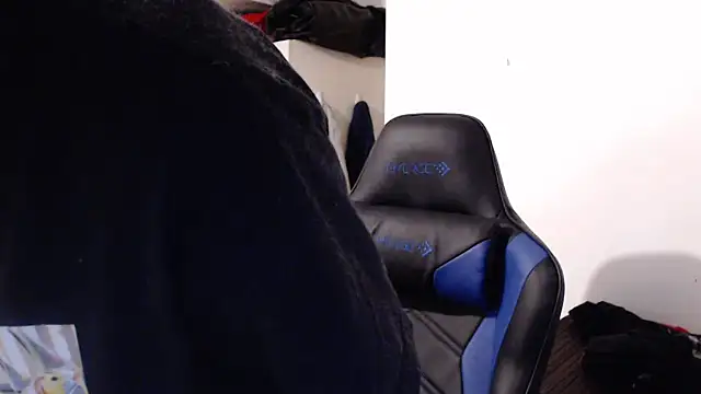 Snapshot of Talenjames4 chatting on November 5, 2025, 5:16 pm Talenjames4 online show from November 5, 2025, 5:16 pm