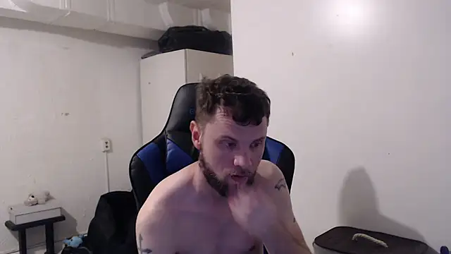 Snapshot of Talenjames4 chatting on November 8, 2025, 8:01 pm Talenjames4 online show from November 8, 2025, 8:01 pm