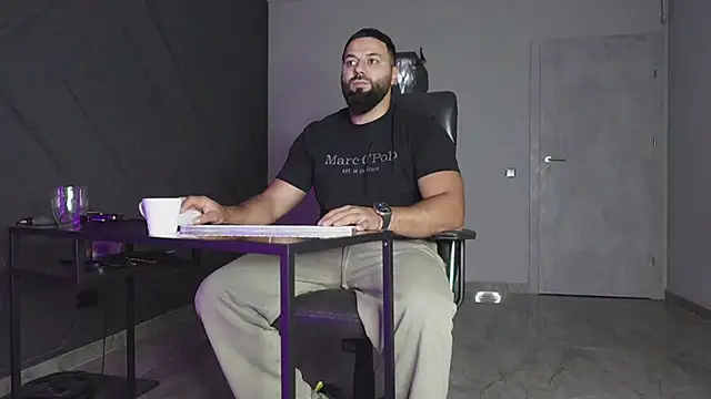 Snapshot of mattmasterss chatting on October 18, 2025, 5:59 pm mattmasterss online show from October 18, 2025, 5:59 pm