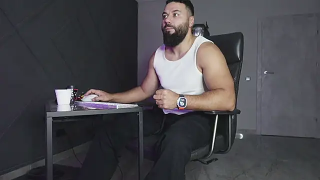 Snapshot of mattmasterss chatting on November 13, 2025, 7:34 am mattmasterss online show from November 13, 2025, 7:34 am