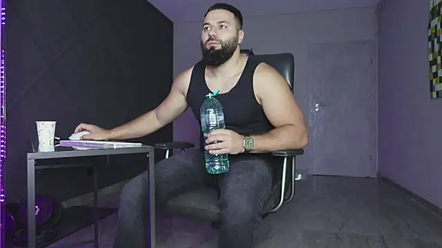 Snapshot of mattmasterss chatting on November 15, 2025, 9:46 am mattmasterss online show from November 15, 2025, 9:46 am