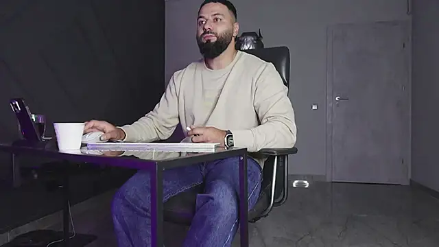 Snapshot of mattmasterss chatting on October 12, 2025, 10:11 pm mattmasterss online show from October 12, 2025, 10:11 pm