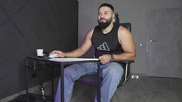 Snapshot of mattmasterss chatting on November 12, 2025, 4:05 am mattmasterss online show from November 12, 2025, 4:05 am