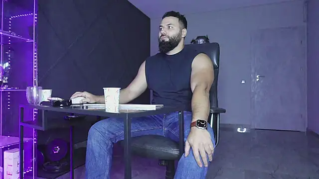 Snapshot of mattmasterss chatting on November 18, 2025, 6:00 pm mattmasterss online show from November 18, 2025, 6:00 pm