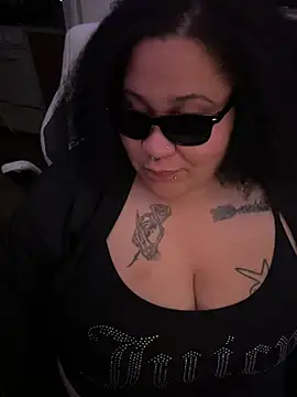 Juicyjordie online show from April 10, 2026, 5:47 am